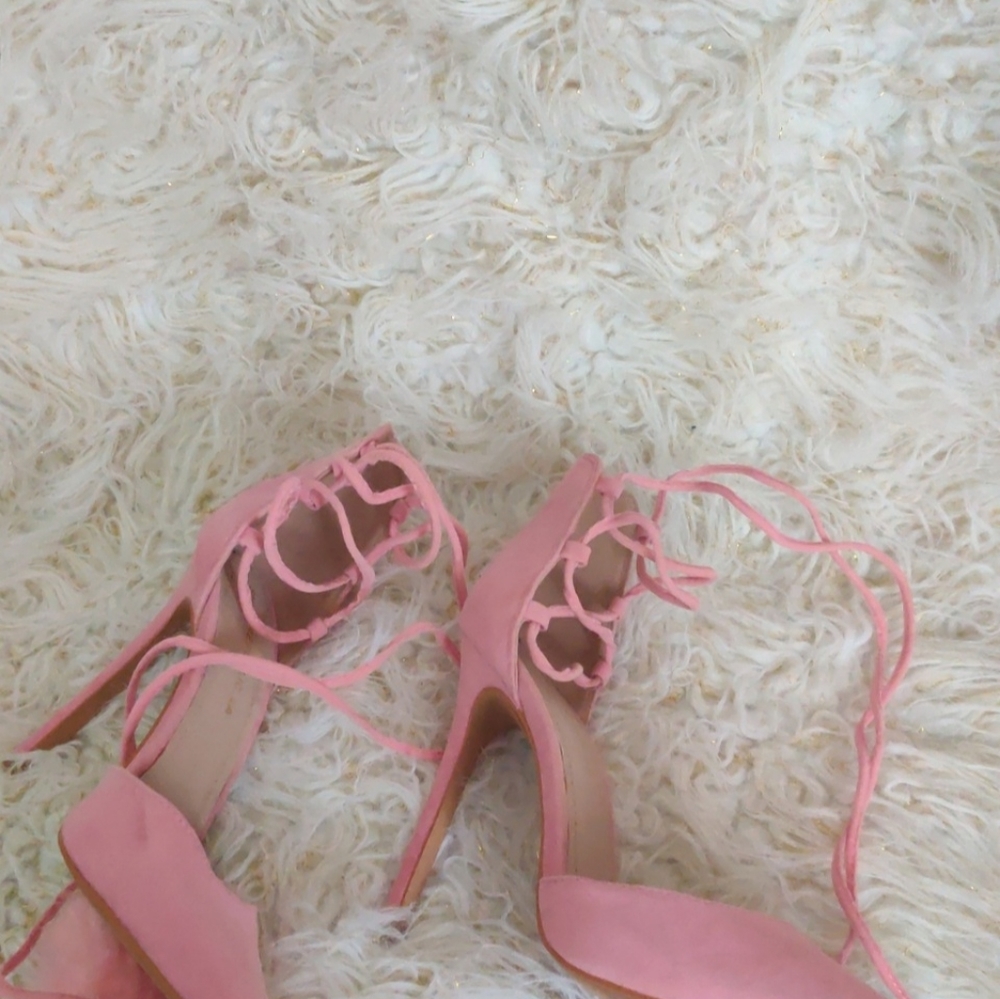 🌸SHOES 🌸 - Picture 3 of 4